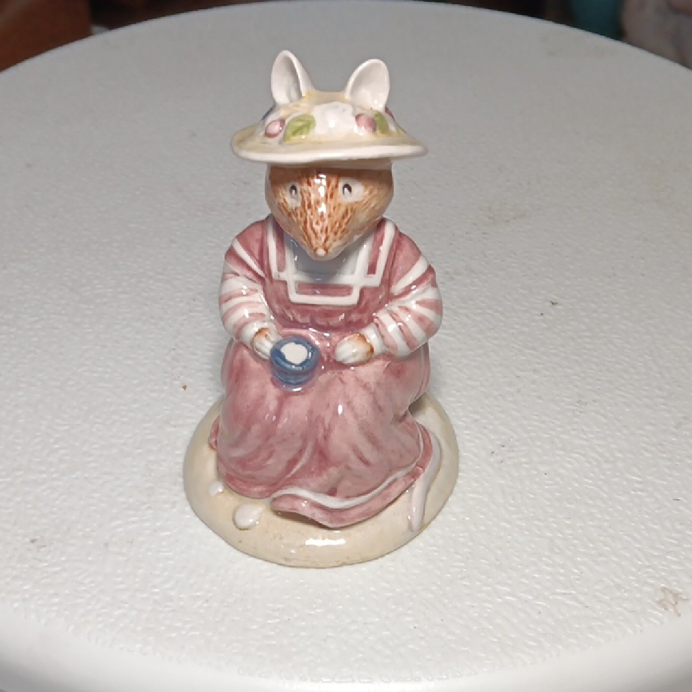 Royal Doulton "Mrs. Saltapple" from the Brambly Hedge collection 1992